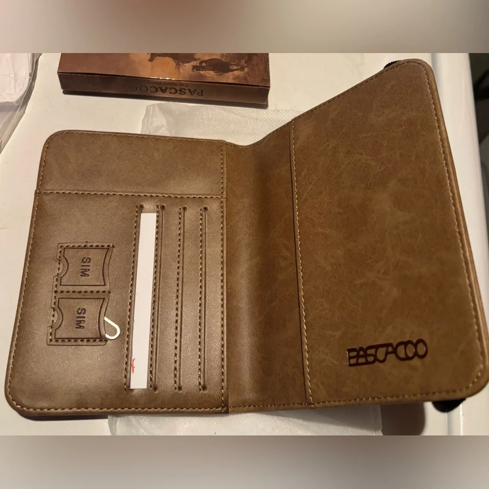 Leather-look Passport Holder Cover with Elastic Band - Brown